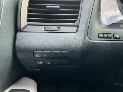 Used 2022 Lexus RX 350L w/ Premium Package image 36