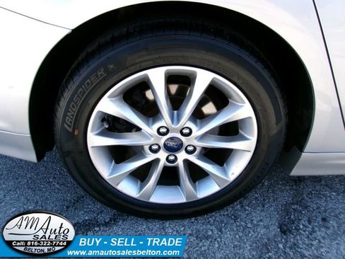 Used 2017 Ford Fusion SE image 21