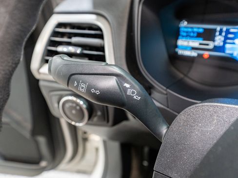 Used 2018 Ford Fusion SE FWD image 25