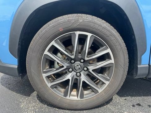 Used 2026 Toyota Corolla Cross XLE AWD/4WD image 12