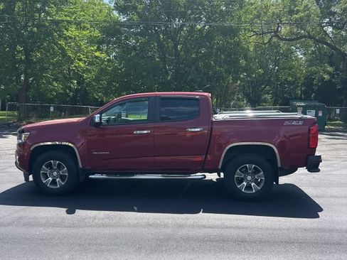 Used 2019 Chevrolet Colorado Z71 AWD/4WD image 2