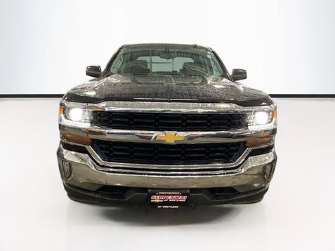 Used 2018 Chevrolet Silverado 1500 LT w/ All Star Edition image 4