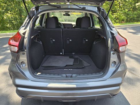 Used 2025 Nissan Kicks Play S FWD image 9