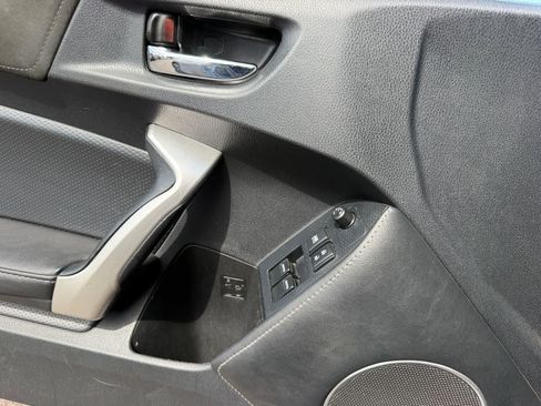 Used 2017 Toyota 86 RWD image 14
