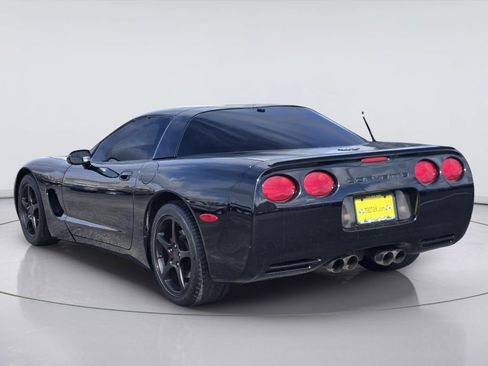 Used 2004 Chevrolet Corvette Coupe w/ Preferred Equipment Group RWD image 6