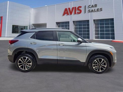 Used 2025 Chevrolet TrailBlazer LT AWD/4WD image 4