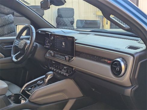 Used 2024 Chevrolet Colorado ZR2 w/ ZR2 Convenience Package III image 35