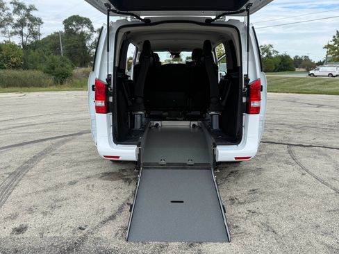 Used 2019 Mercedes-Benz Metris Passenger image 23