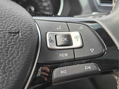 Used 2021 Volkswagen Tiguan SE FWD image 30