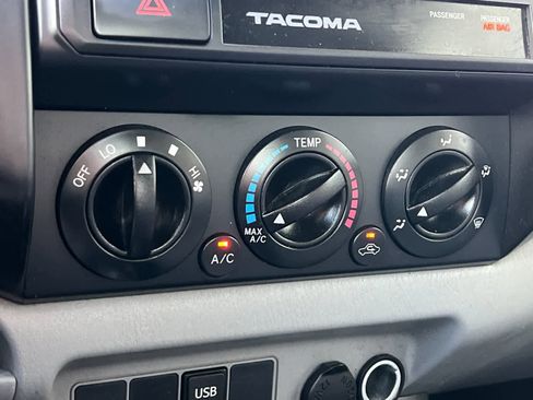 Used 2015 Toyota Tacoma 4x4 Access Cab image 19