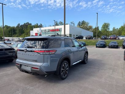 New 2026 Nissan Pathfinder Platinum w/ Cargo Package