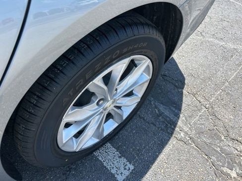 Used 2023 Chevrolet Malibu LT FWD image 19