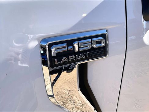 Used 2022 Ford F150 Lariat w/ Equipment Group 501A Mid image 11