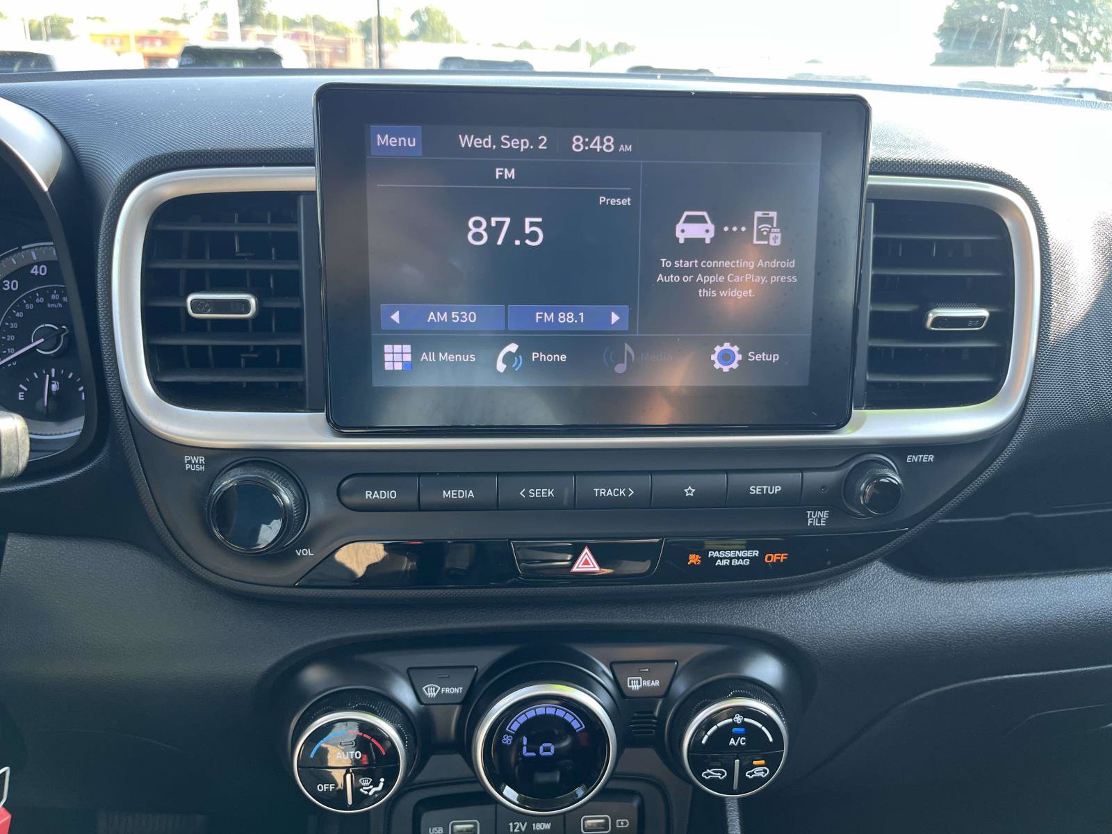 Certified 2022 Hyundai Venue SEL FWD image 18