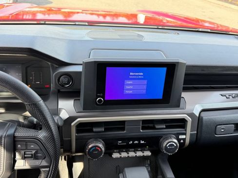 Certified 2025 Toyota Tacoma SR5 AWD/4WD image 22