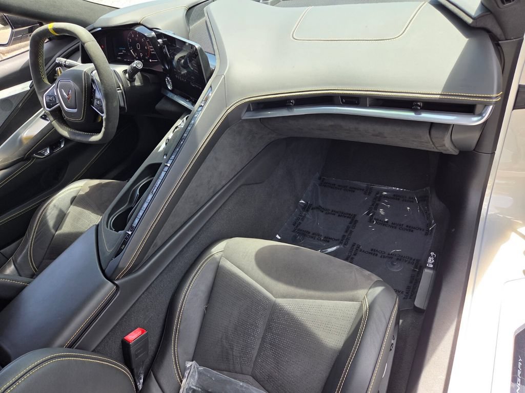 Certified 2021 Chevrolet Corvette Stingray Premium Cpe w/ Z51 Performance Package RWD image 16