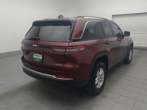 Used 2023 Jeep Grand Cherokee Laredo RWD image 9