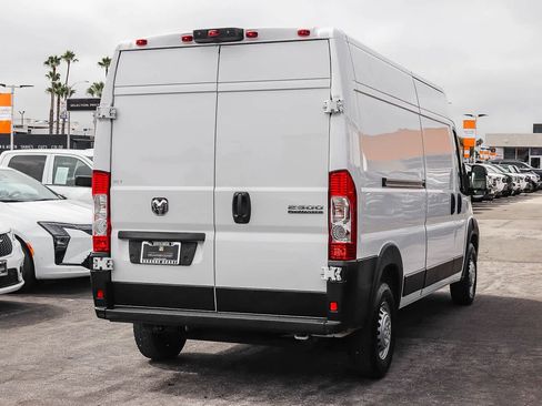 Used 2025 RAM ProMaster 2500 w/ Convenience Group FWD image 4
