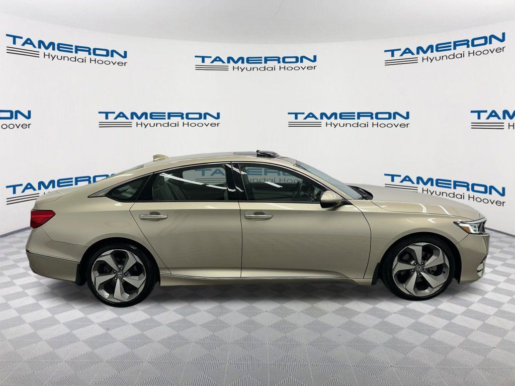 Used 2018 Honda Accord Touring image 6