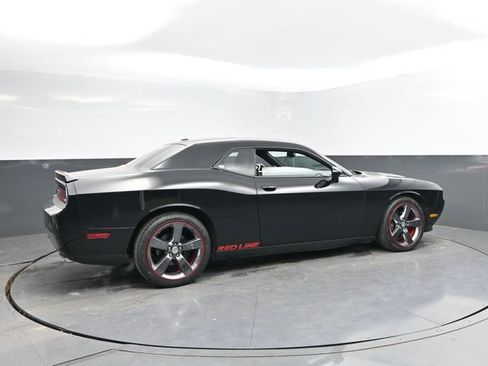 Used 2013 Dodge Challenger SXT RWD image 2