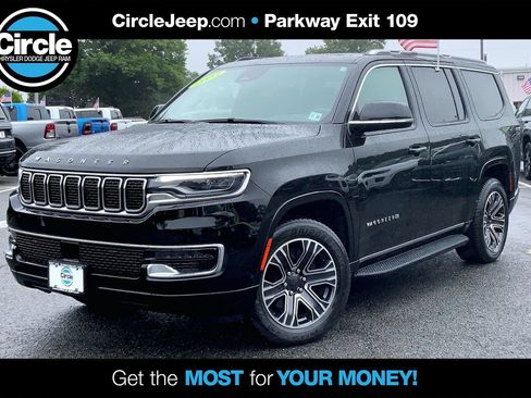 Used 2023 Jeep Wagoneer 4WD w/ Premium Group I image 1