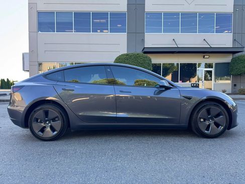 Used 2023 Tesla Model 3 Standard Range RWD image 12
