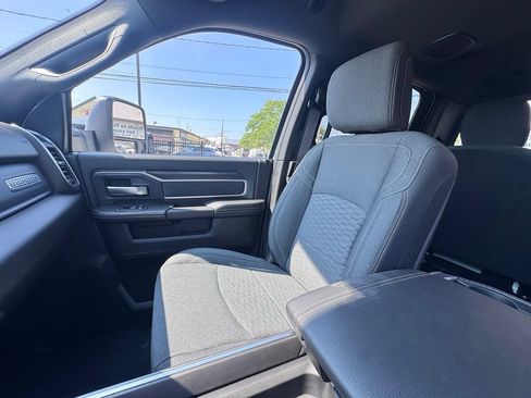 Used 2025 RAM 3500 Big Horn AWD/4WD image 15