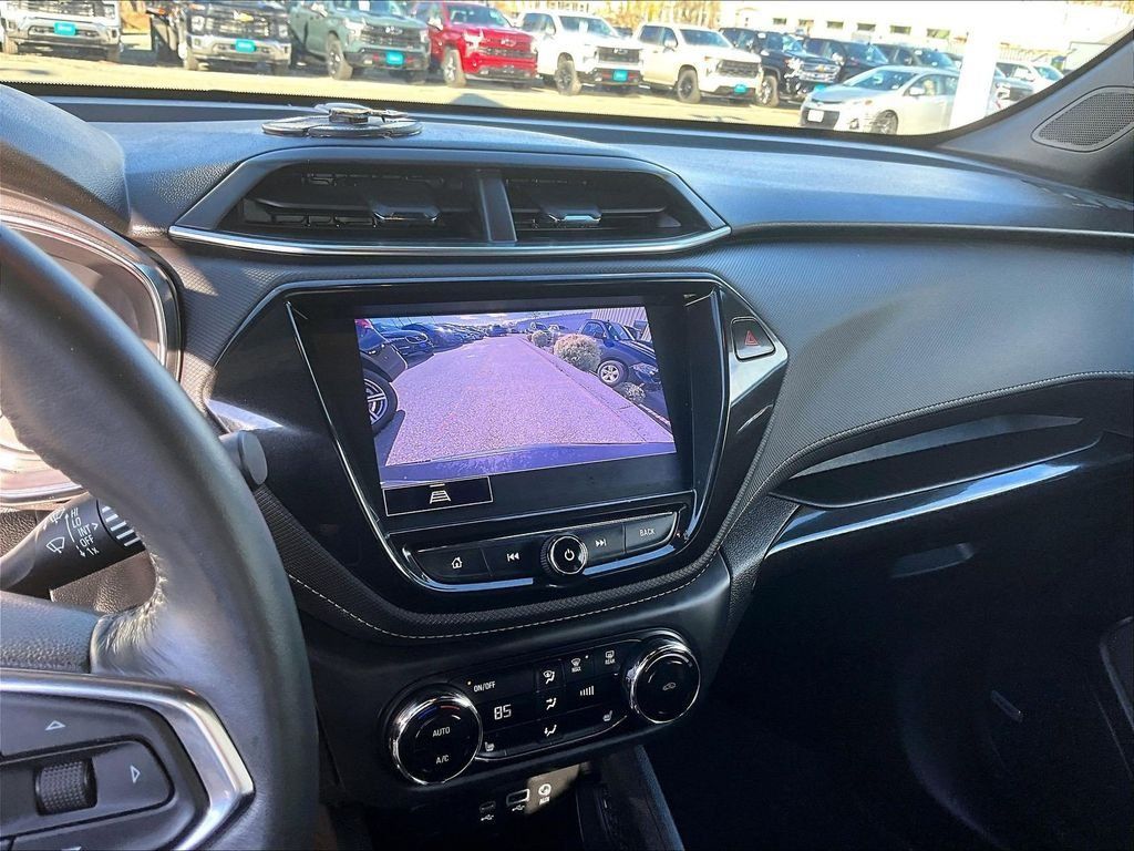 Used 2022 Chevrolet TrailBlazer ACTIV w/ Technology Package AWD/4WD image 19