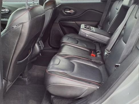 Used 2015 Jeep Cherokee Trailhawk w/ Comfort/Convenience Group image 13