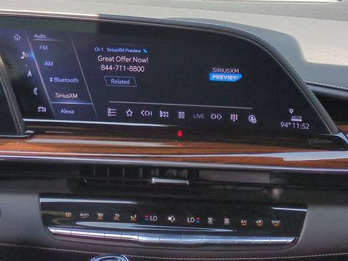 Used 2022 Cadillac Escalade ESV Premium Luxury AWD/4WD image 21