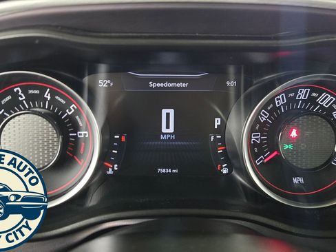 Used 2020 Dodge Challenger SXT RWD image 11