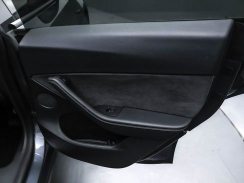 Used 2022 Tesla Model Y Performance image 25