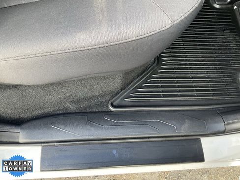 Used 2018 Toyota Tacoma TRD Off-Road image 48