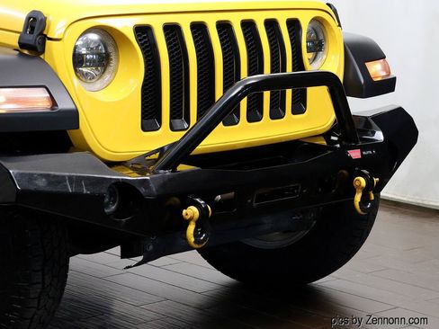 Used 2019 Jeep Wrangler Sport AWD/4WD image 4