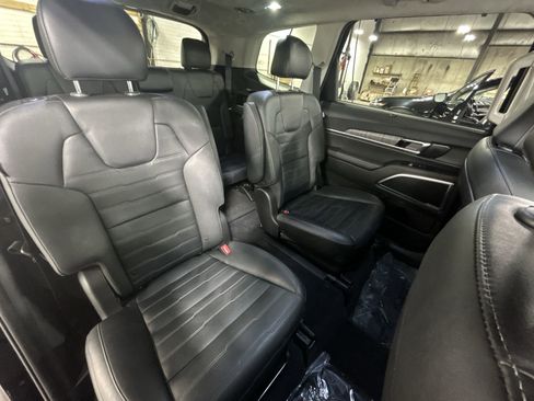 Used 2023 Kia Telluride SX Prestige image 28
