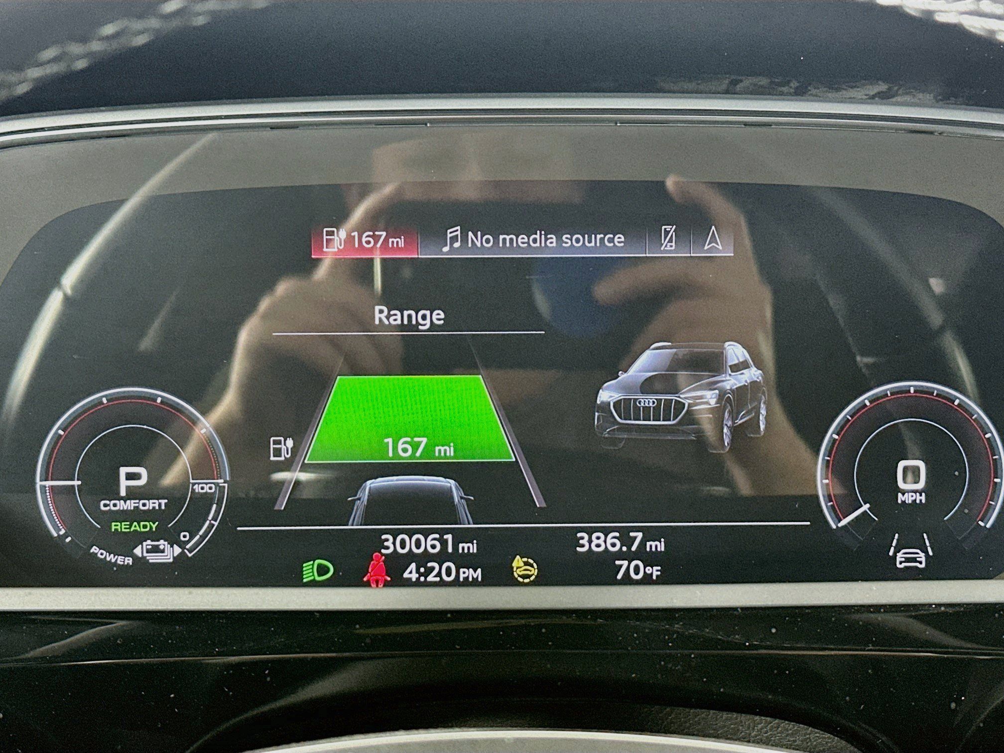 Used 2023 Audi e-tron Premium Plus AWD/4WD image 18
