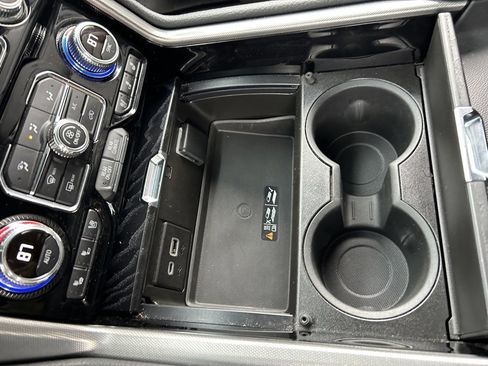 Used 2022 GMC Yukon XL Denali image 37