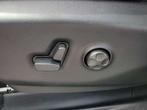 New 2026 Chrysler Pacifica Select image 14