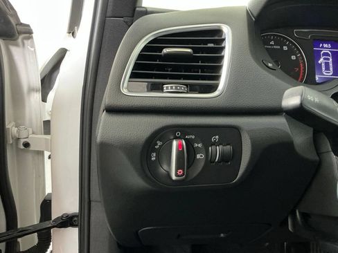 Used 2018 Audi Q3 2.0T Premium w/ Convenience Package FWD image 17