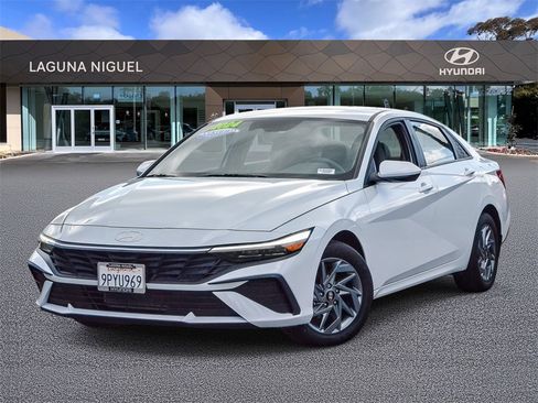 Certified 2024 Hyundai Elantra SEL image 1