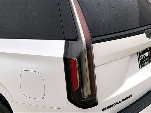 Used 2021 Cadillac Escalade Sport w/ Driver Assist Tech Package image 27