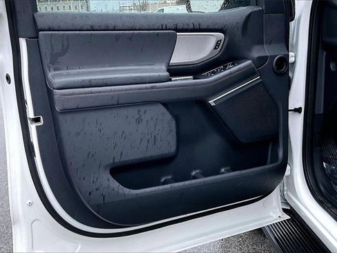 Certified 2025 Ford Expedition Active image 22