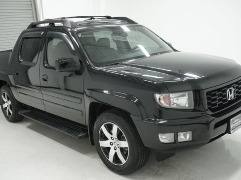 Used 2014 Honda Ridgeline SE image 3