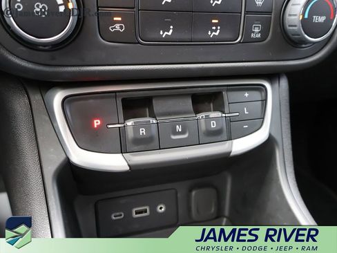Used 2022 GMC Terrain SLE FWD image 36