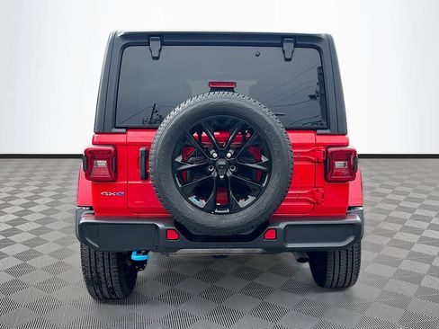 Used 2023 Jeep Wrangler Unlimited Sahara AWD/4WD image 7