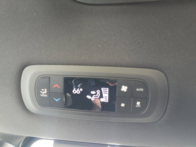 New 2027 Chrysler Pacifica Select AWD/4WD image 32
