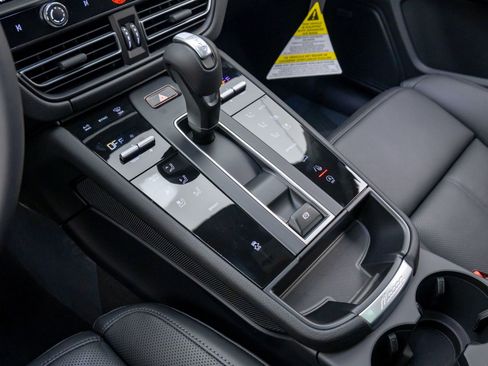 New 2025 Porsche Macan image 13