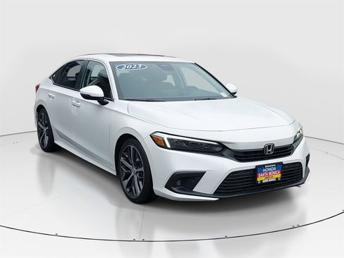 Used 2023 Honda Civic Touring image 3