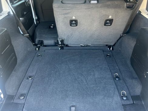 Used 2021 Jeep Wrangler Unlimited Sport image 17