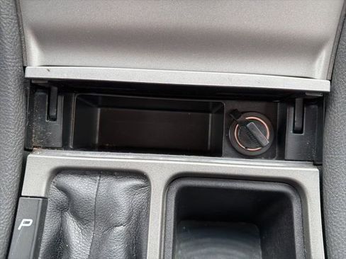 Used 2018 Ford Taurus SEL image 33